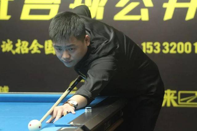 深受万众瞩 深受万众瞩