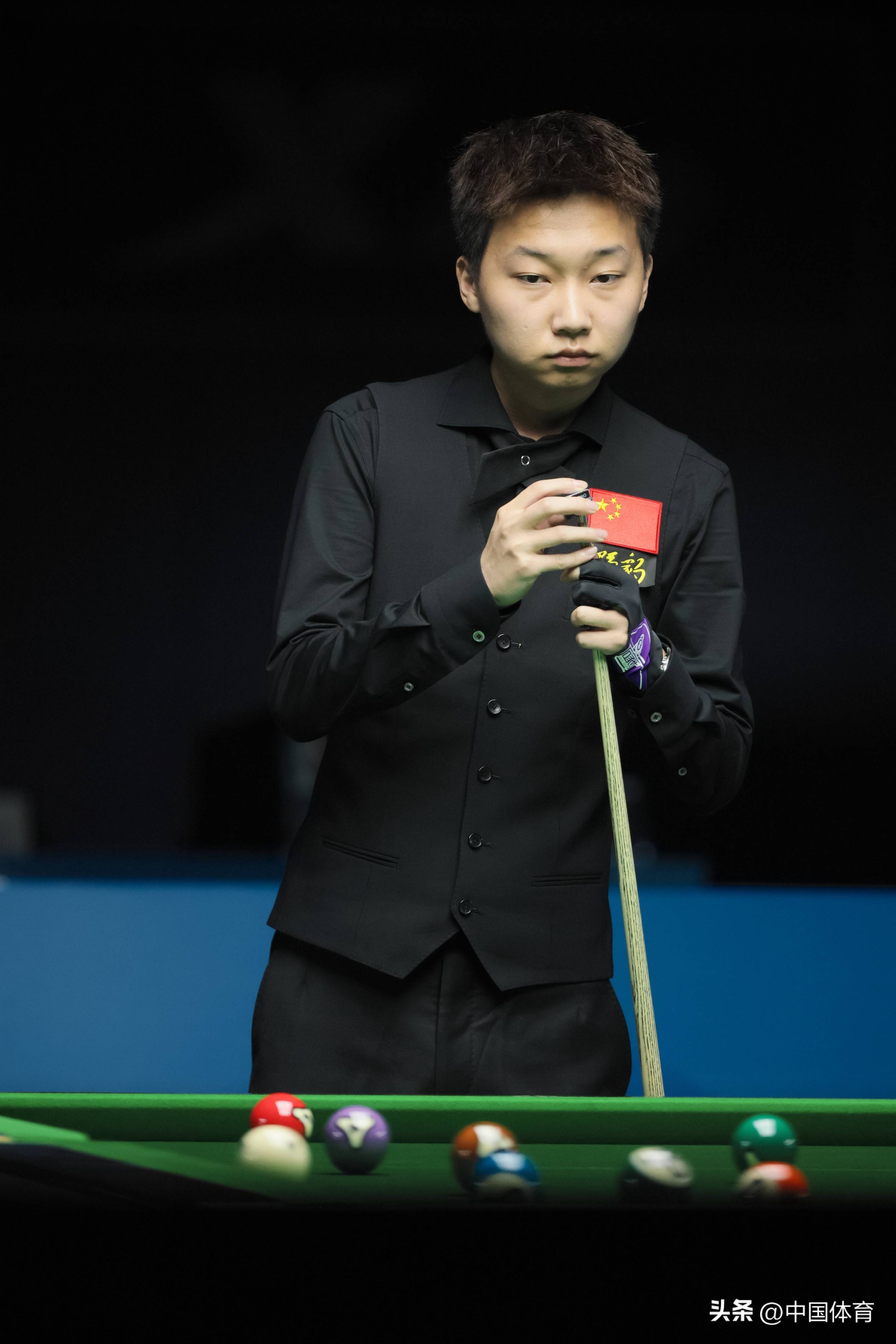 而令人意外 而令人意外