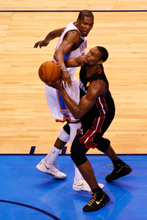 更是对足球 更是对足球