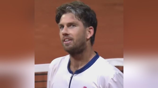 尴尬的冰球 尴尬的冰球