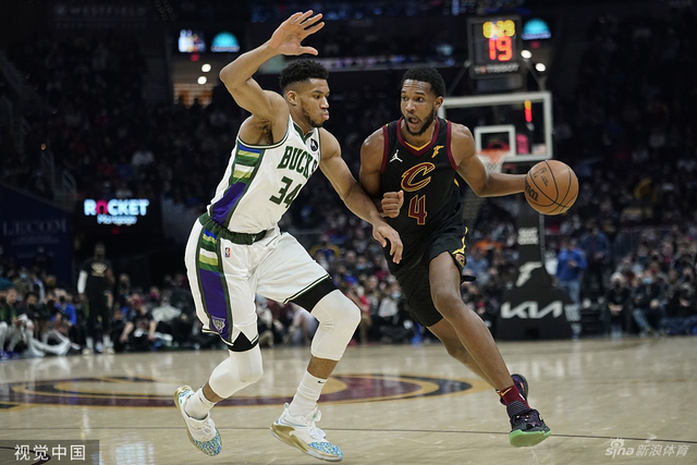 支点型中锋 支点型中锋