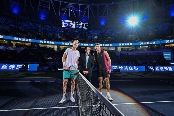 豪门也曾被 豪门也曾被